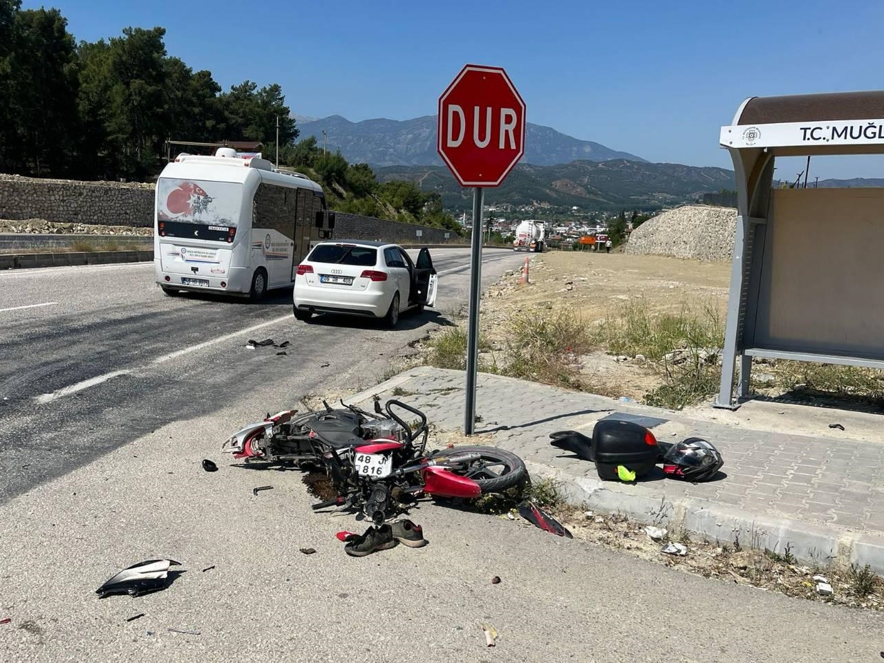 Muğla'da otomobille çarpışan motosiklet sürücüsü hayatını kaybetti