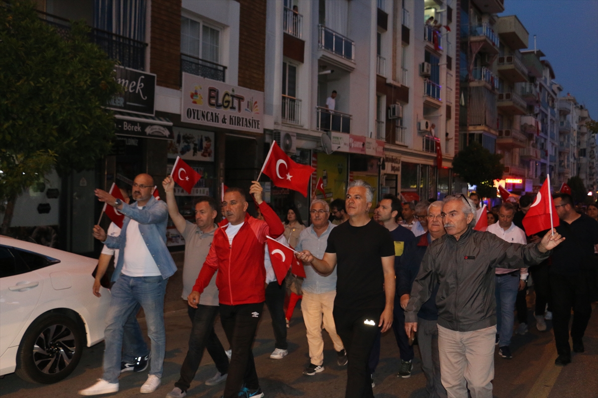 Aydın'da 19 Mayıs etkinlikleri kapsamında fener alayı düzenlendi