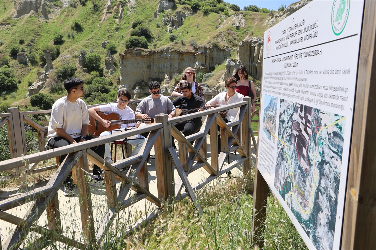 Manisa'da lise öğrencileri doğal güzellikleri sanatla buluşturdu