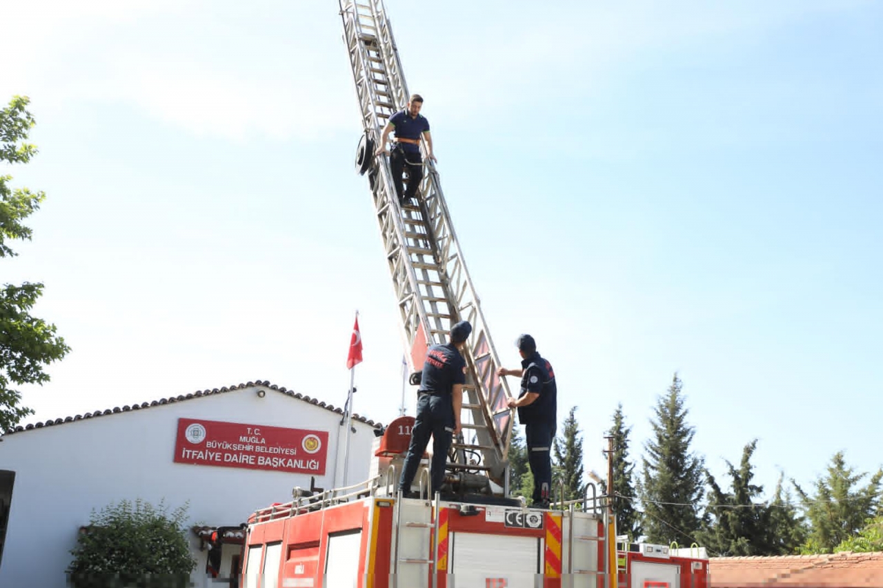 Muğla'da 286 aday, itfaiye eri olabilmek için zorlu parkurlarda mücadele etti