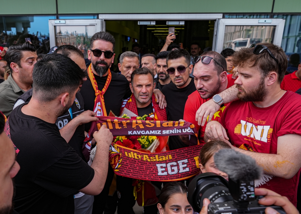 Galatasaray kafilesi, İzmir'e geldi