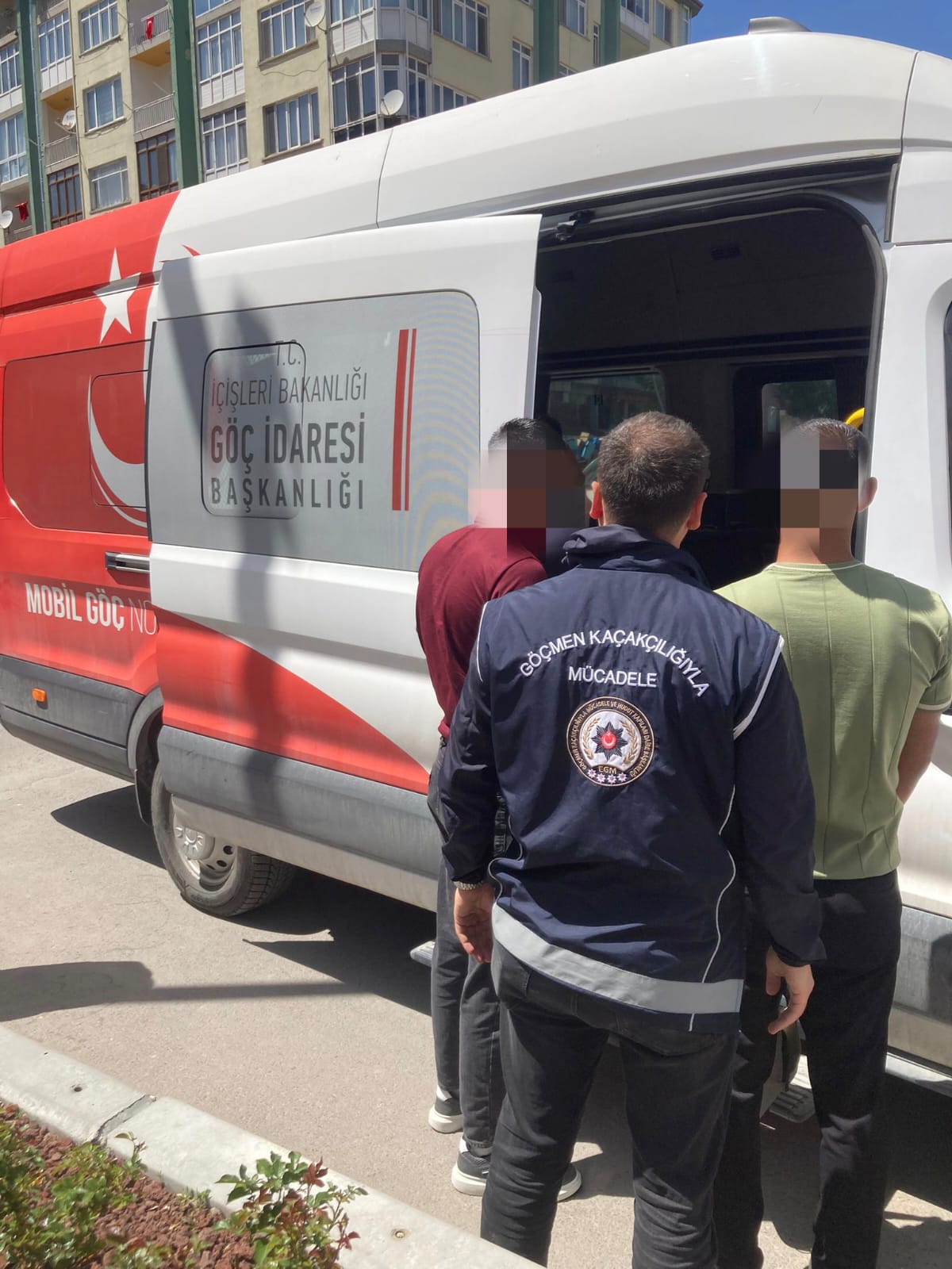 Afyonkarahisar'da 6 düzensiz göçmen yakalandı
