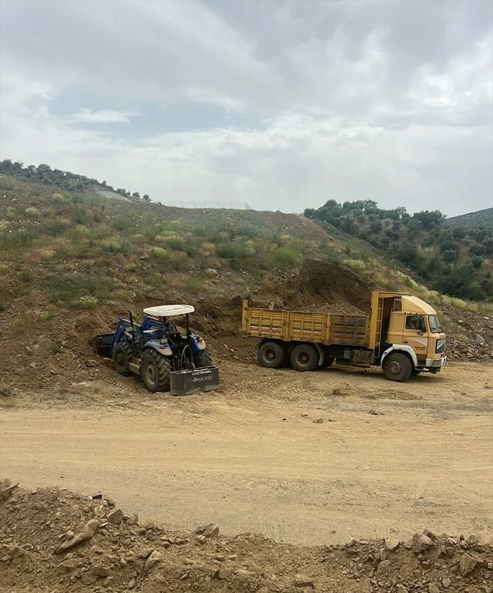 Aydın'da toprak altında kalan kepçe operatörü öldü