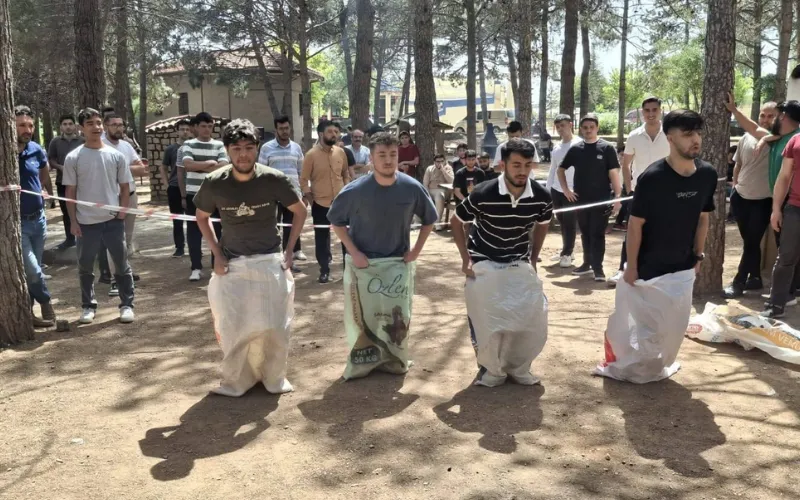 Uşak Müftülüğü’nden Mezun Gençlere Veda Pikniği