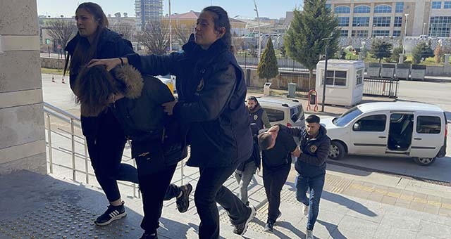 TARLA KENARINDA CESEDİ BULUNAN BEBEĞİN ANNE BABASI TUTUKLANDI
