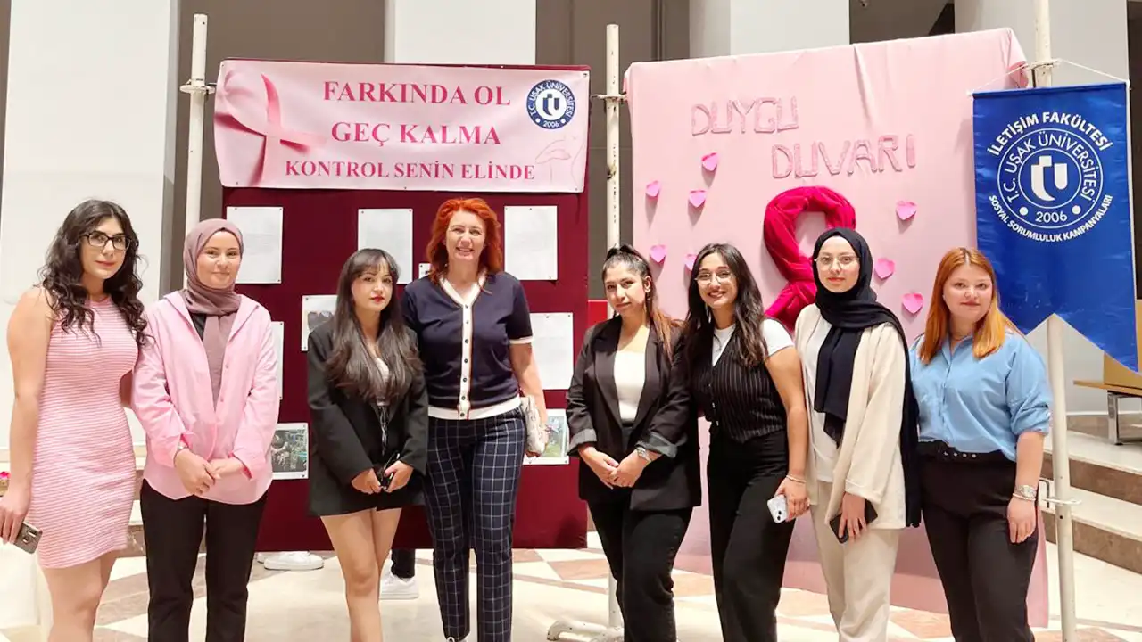 Meme Kanseri Farkındalığı İçin Pembe Sergi Düzenlendi