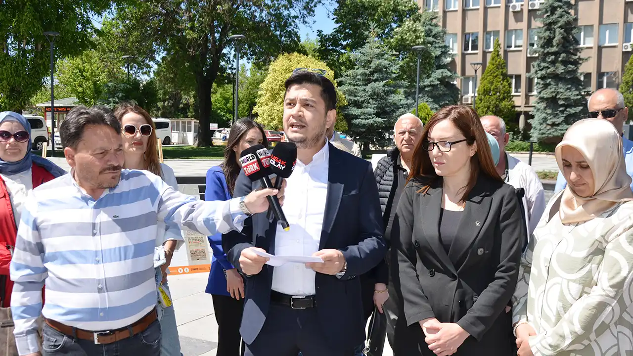 Ak Parti Uşak CHP'yi Darbeci ve Cuntacı Olarak Nitelendirdi