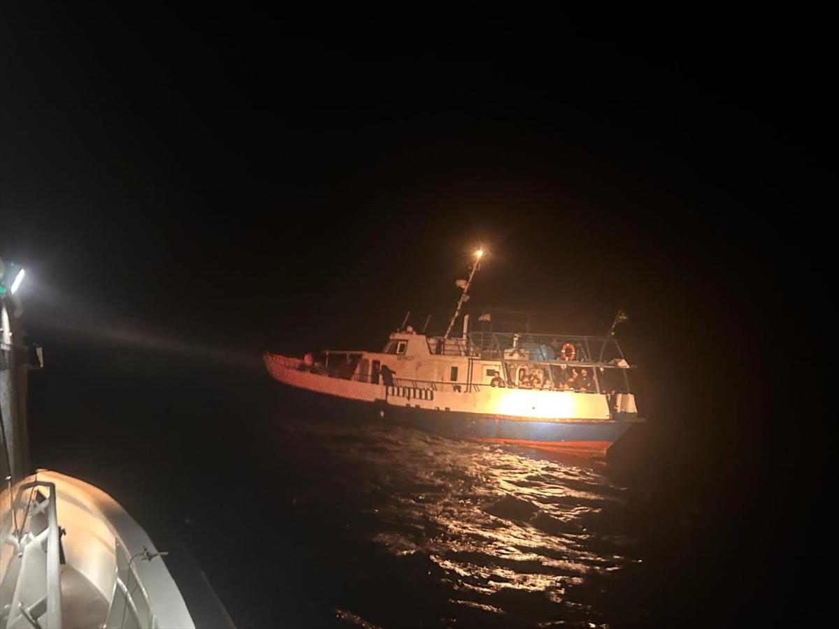 Muğla açıklarında 93 düzensiz göçmen yakalandı