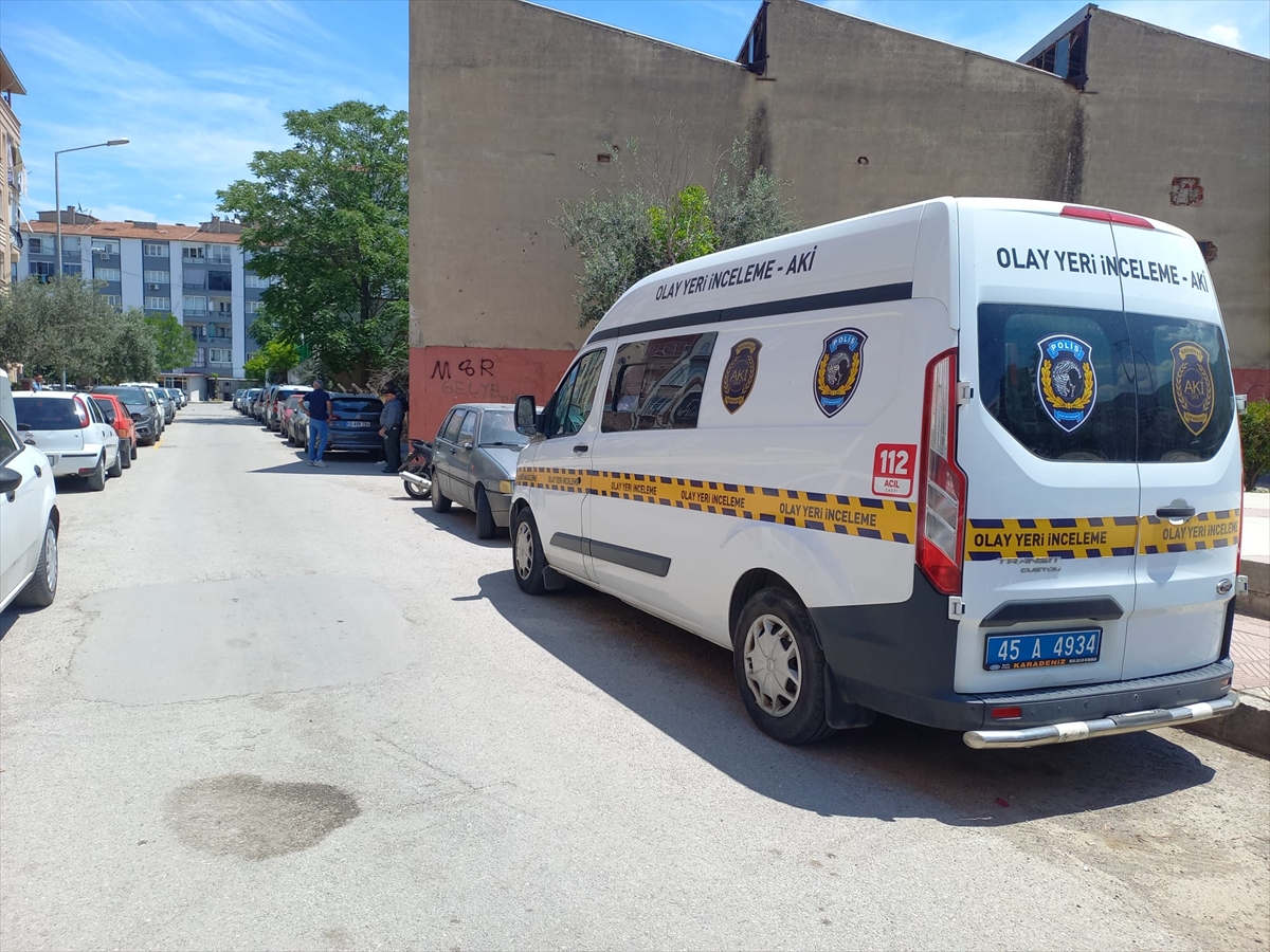Manisa'da çantası gasbedilen yaşlı kadın yaralandı