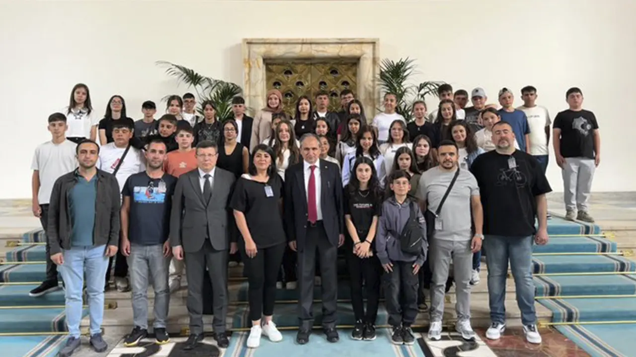 Ak Parti Uşak Milletvekilleri Sivaslı'lı Öğrencileri TBMM’de Ağırladı