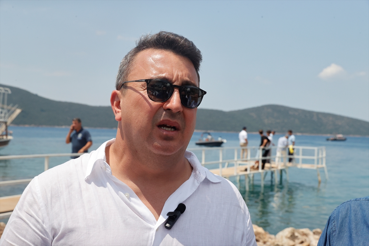 Bodrum'da üretilen süper yat denize indirildi