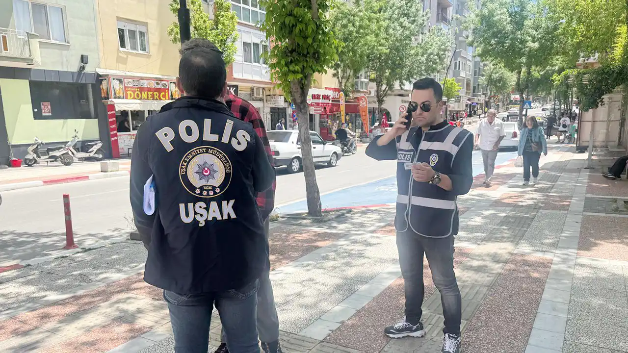 Uşak'ta Okul Çevrelerinde 7 Bin 629 Şüpheli Sorgulandı