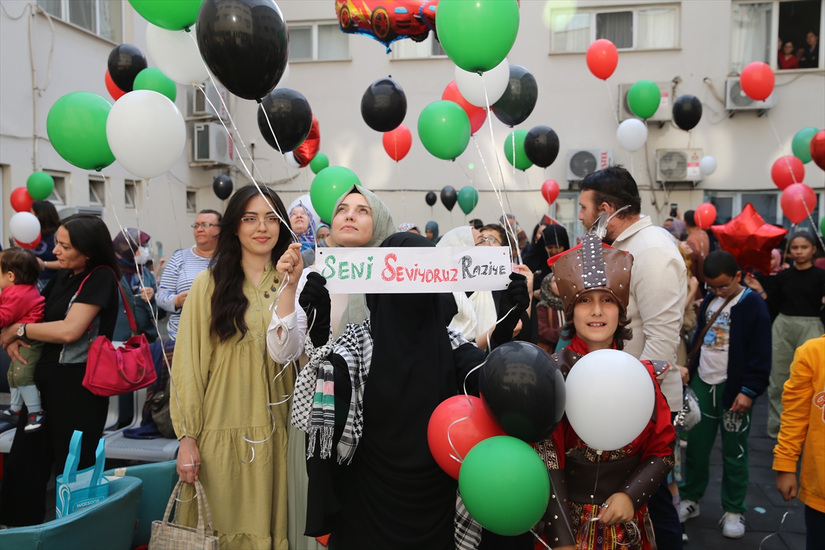 Denizli'de ender görülen genetik hastalıkla mücadele eden çocuk için gökyüzüne balon bırakıldı