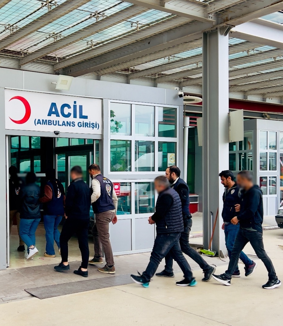 Afyonkarahisar'da dolandırıcılık operasyonunda 13 şüpheli tutuklandı