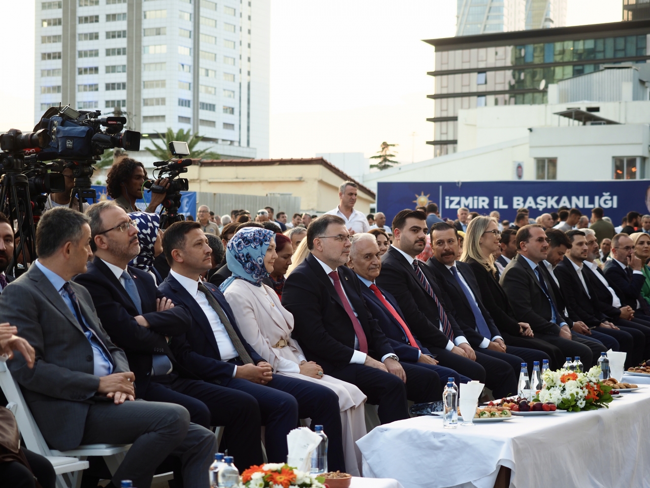 AK Parti Genel Sekreteri İnan, İzmir'de konuştu