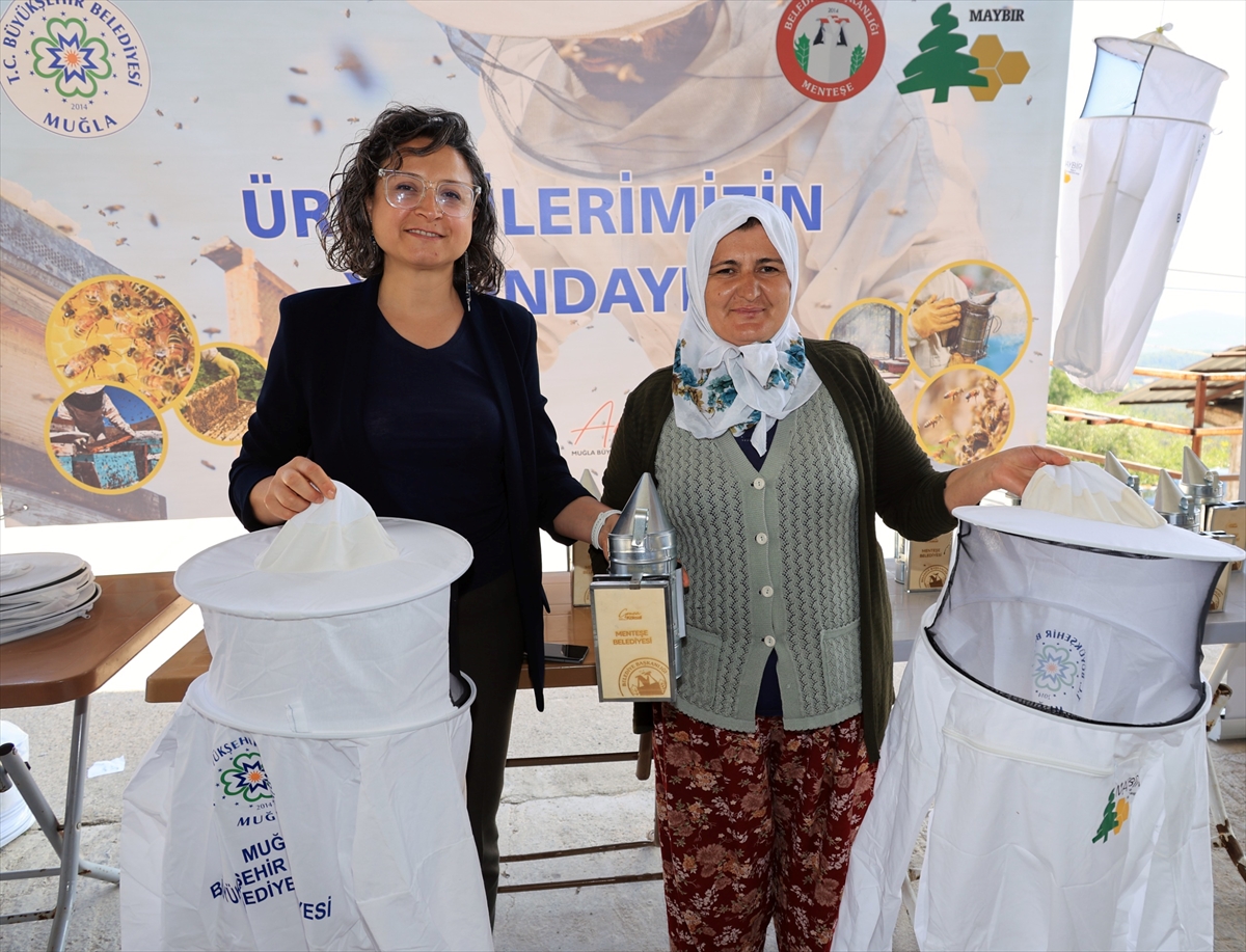 Muğla'da arıcılara maske ve körük dağıtıldı