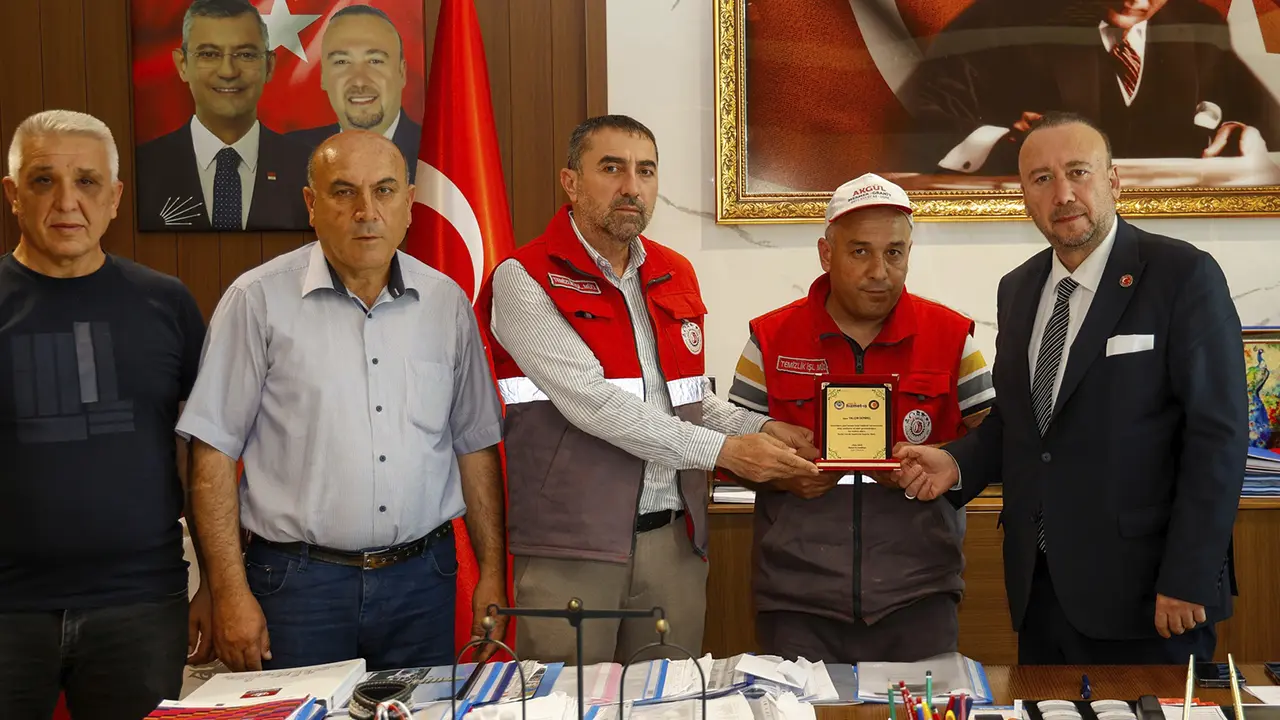 Helal Olsun! Uşak’ta Belediye İşçisinden Örnek Dürüstlük