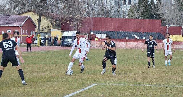 AFC KABLO KANALLARI UŞAKSPOR, SAHASINDA ETİMESGUT BELEDİYESPOR İLE 1-1 BERABERE KALDI