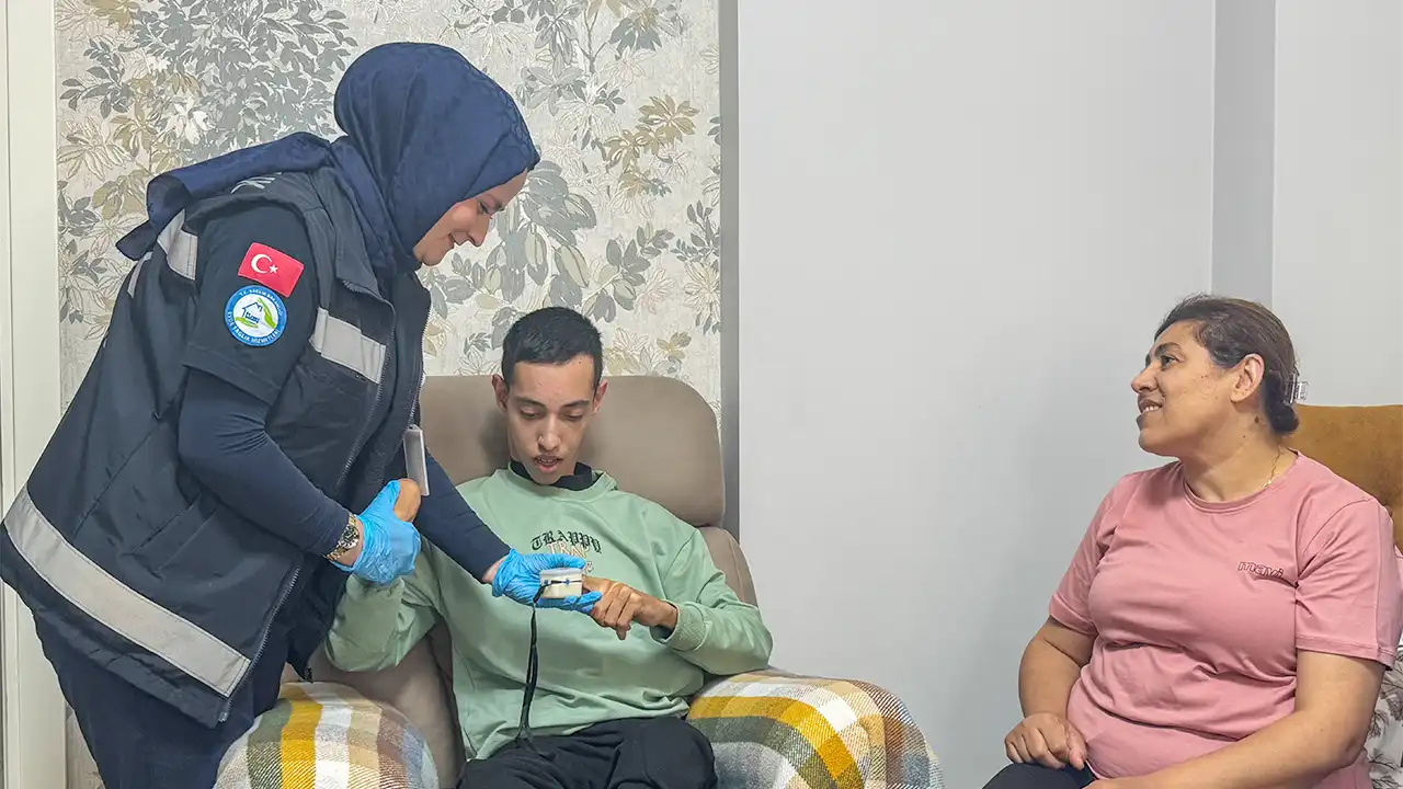 Uşak'ta 1 Ayda 2 bin Hasta Evinde Tedavi Edildi