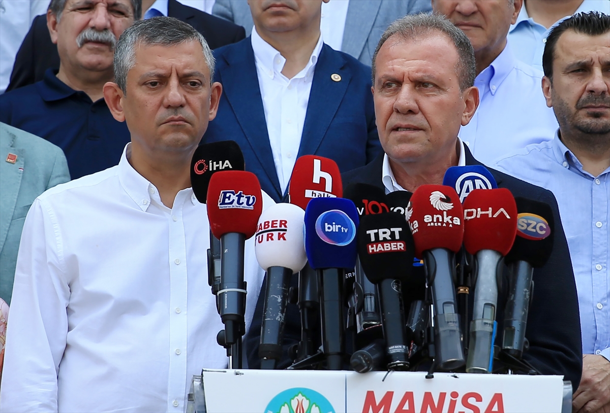 CHP Genel Başkanı Özgür Özel, Manisa'da konuştu