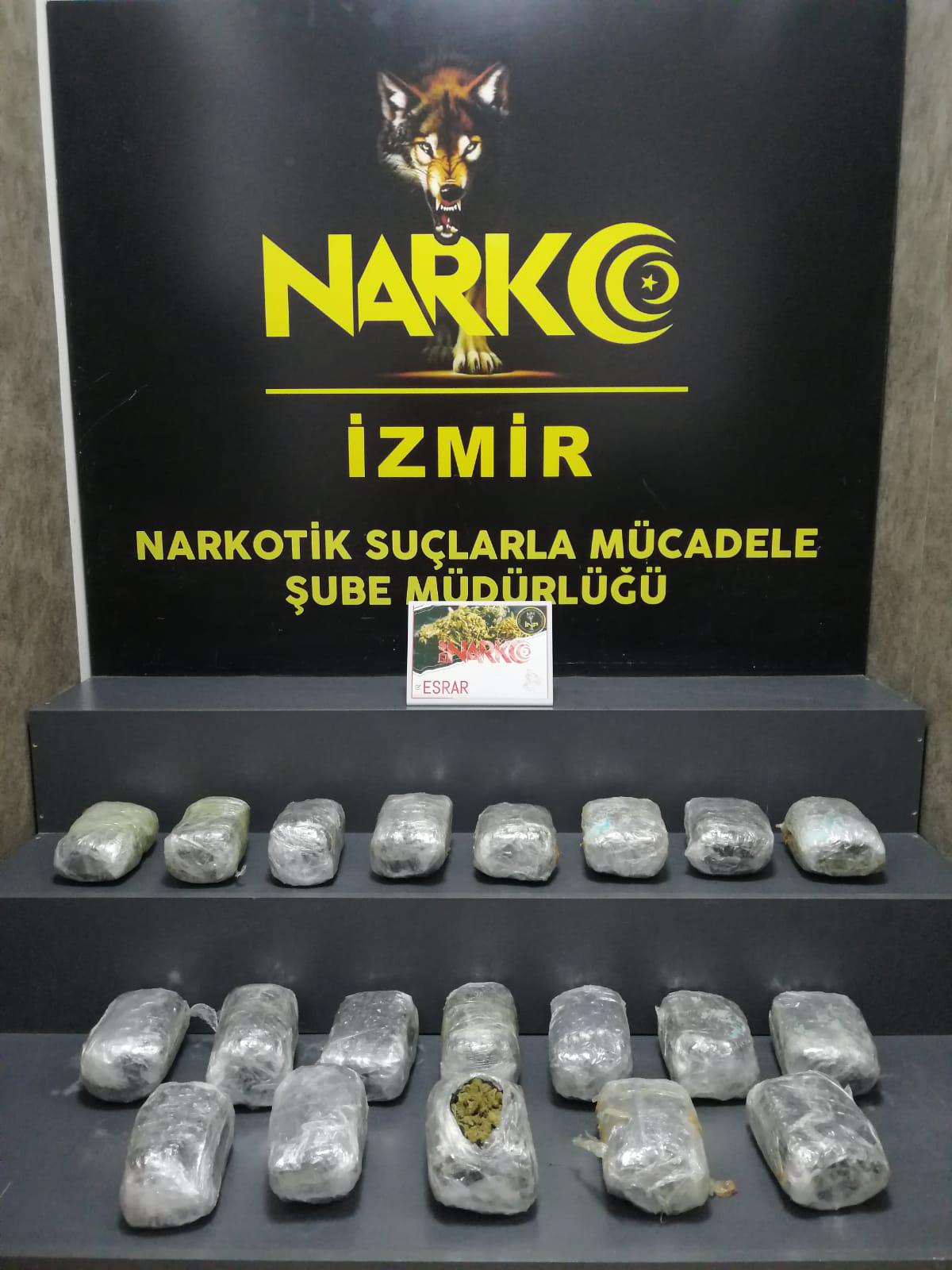 İzmir'de uyuşturucu operasyonunda 4 zanlı tutuklandı