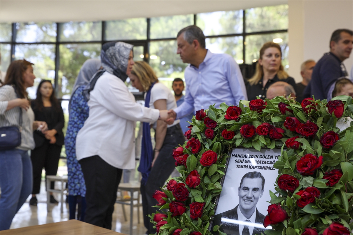 Vefat eden Manisa Büyükşehir Belediye Başkanı Zeyrek için taziyeler sürüyor