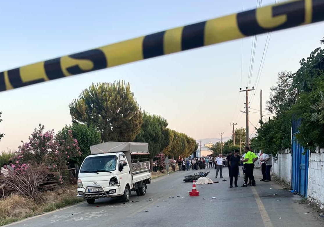 Aydın'da kamyonetle motosikletin çarpışması sonucu 1 kişi hayatını kaybetti