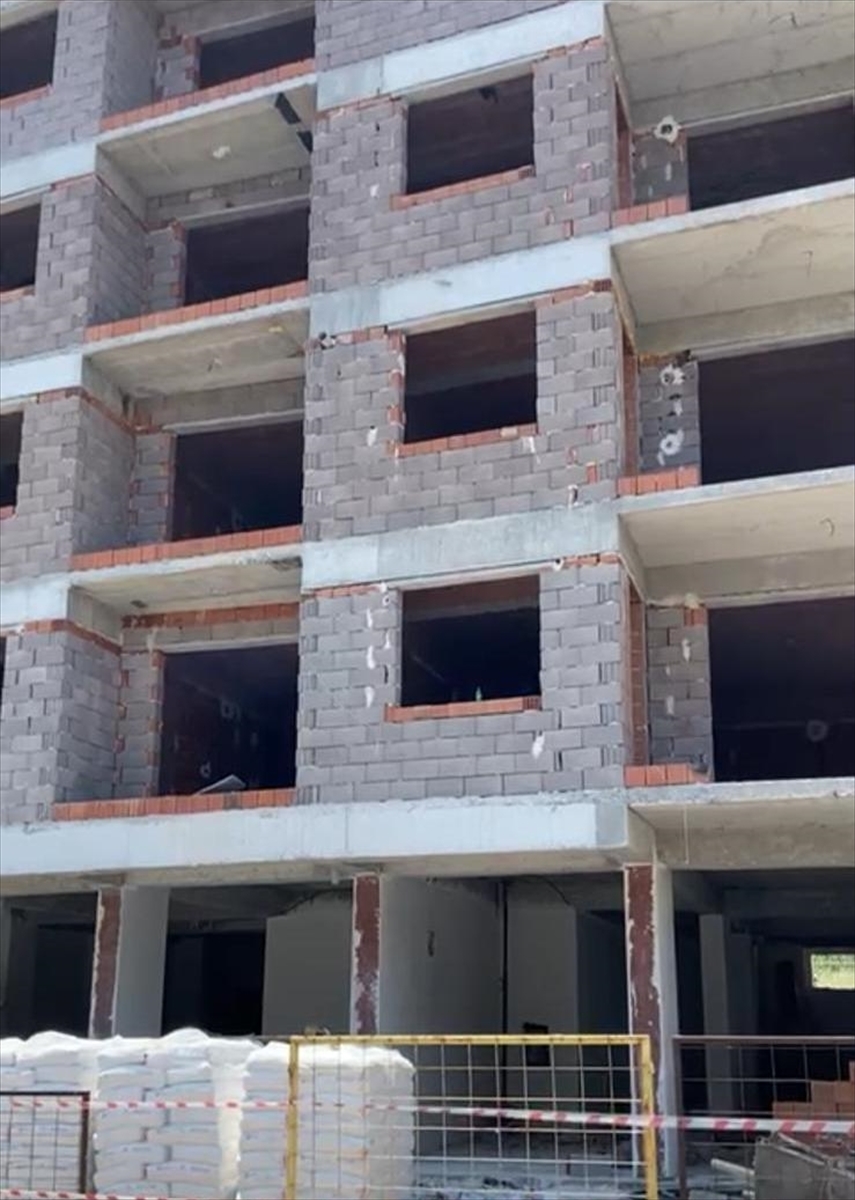 Manisa'da inşaattan düşen işçi hayatını kaybetti