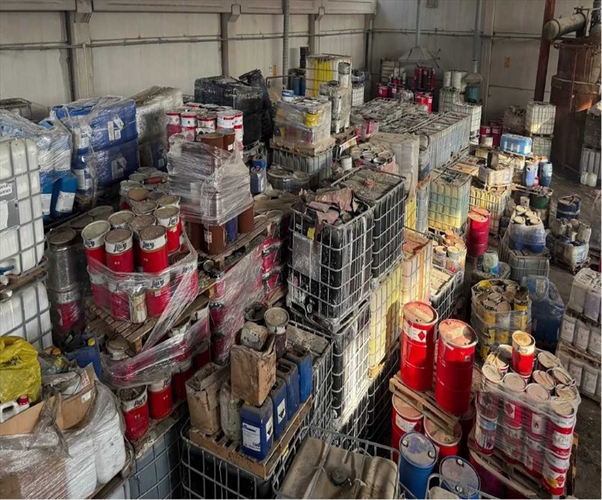 İzmir'de 613 ton kaçak akaryakıt ele geçirildi