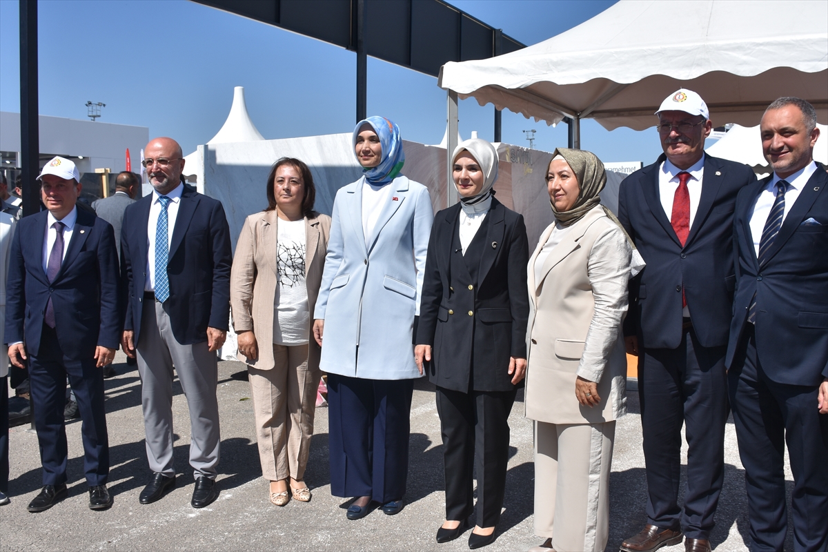 Aile ve Sosyal Hizmetler Bakanı Göktaş, Afyonkarahisar'da Blok Mermer Fuarı'nı gezdi: