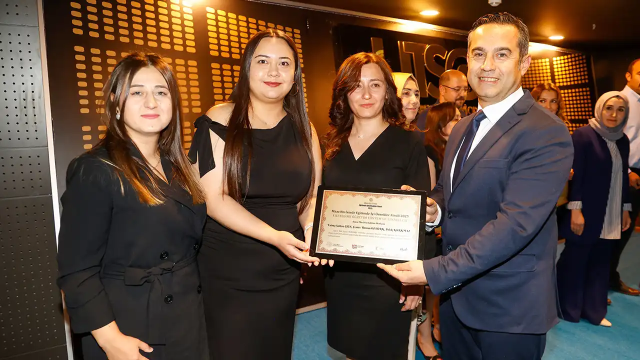 Uşak'ta “Köklerden Geleceğe" Projesine Ödül