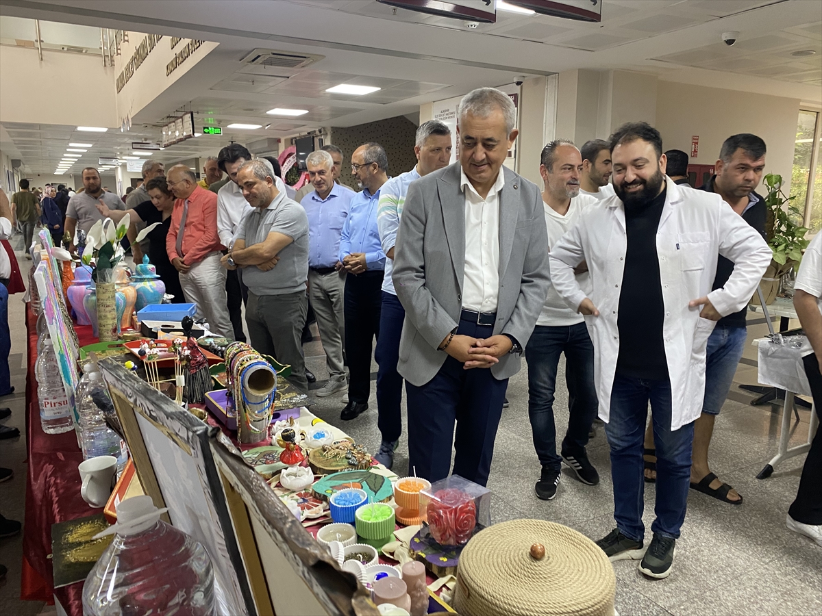 Alaşehir Hastanesinde el sanatları sergisi açıldı