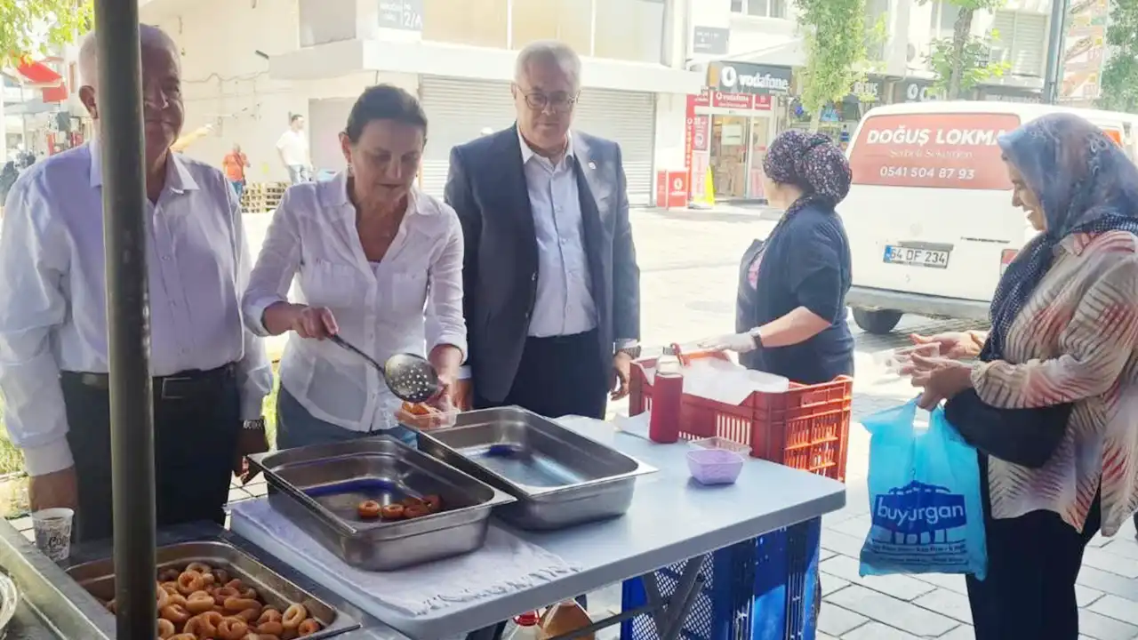 Merhum Başkan Ferdi Zeyrek İçin Uşak’ta Lokma Hayrı