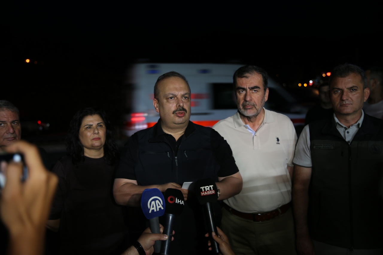 Aydın'da ziraat alanı ve makilikte çıkan yangın kontrol altına alındı
