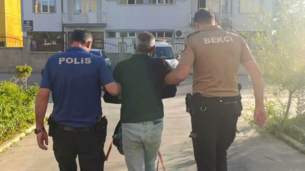 Sivaslı'da Uyuşturucu Operasyonu: 1 Kişi Tutuklandı