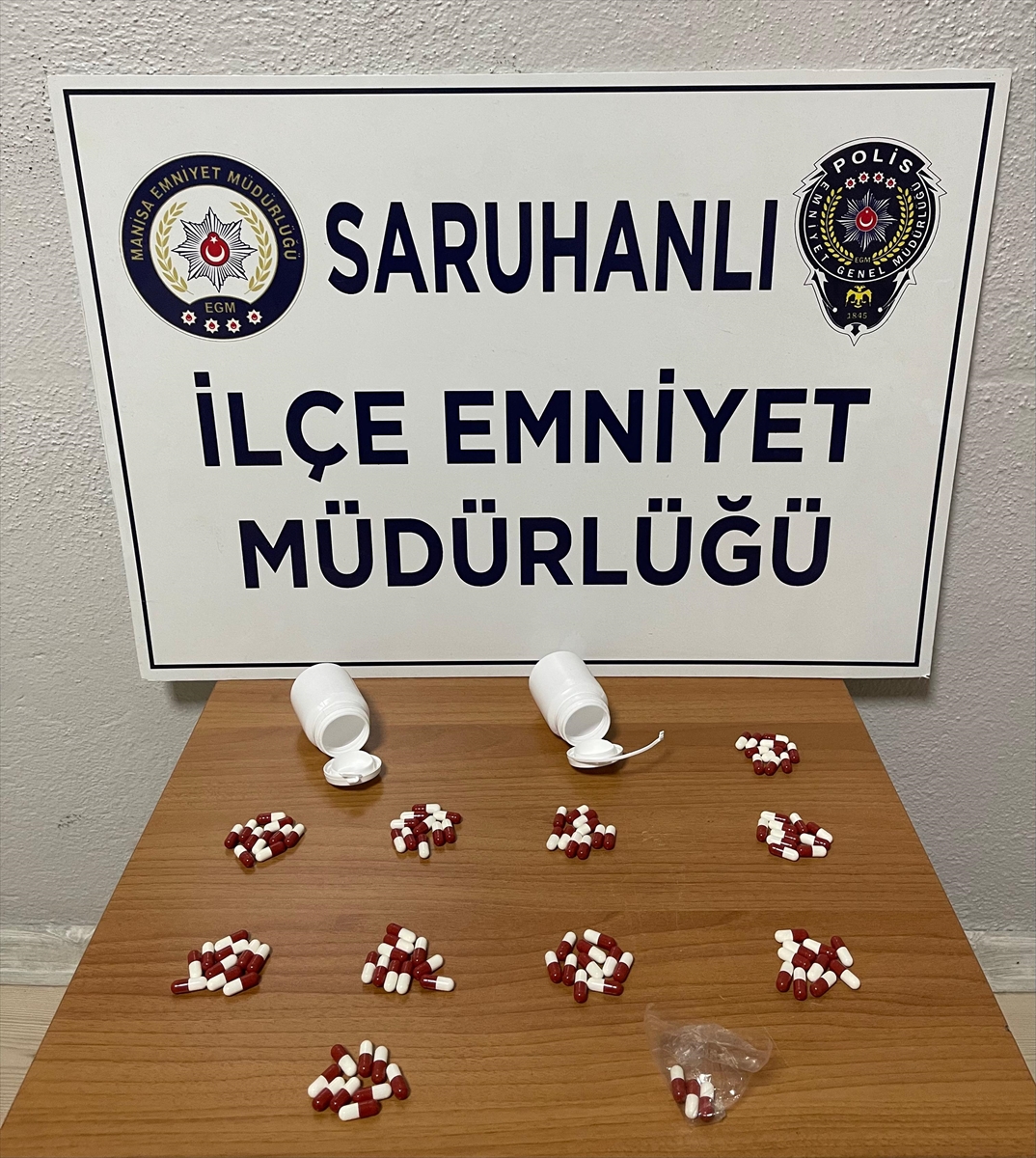 Saruhanlı'da otomobillerinde uyuşturucu ele geçirilen 2 şüpheli tutuklandı