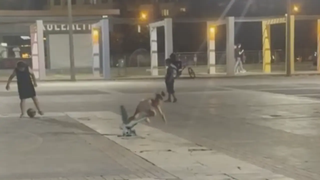 Uşak Atapark’ta çukur krizi! Çocuklar her gün yere kapaklanıyor