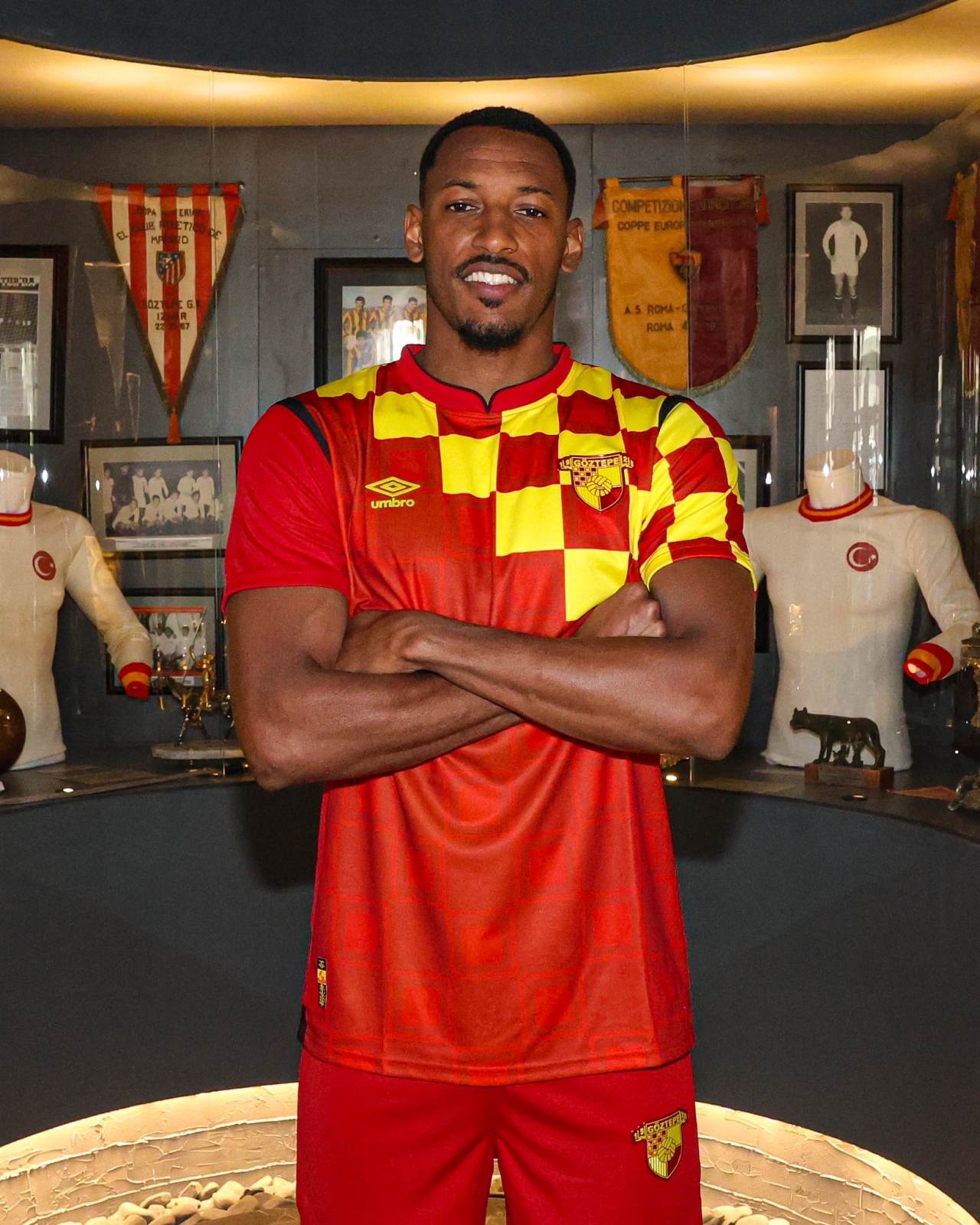 Göztepe, Brezilyalı savunma oyuncusu Allan Godoi'yi transfer etti