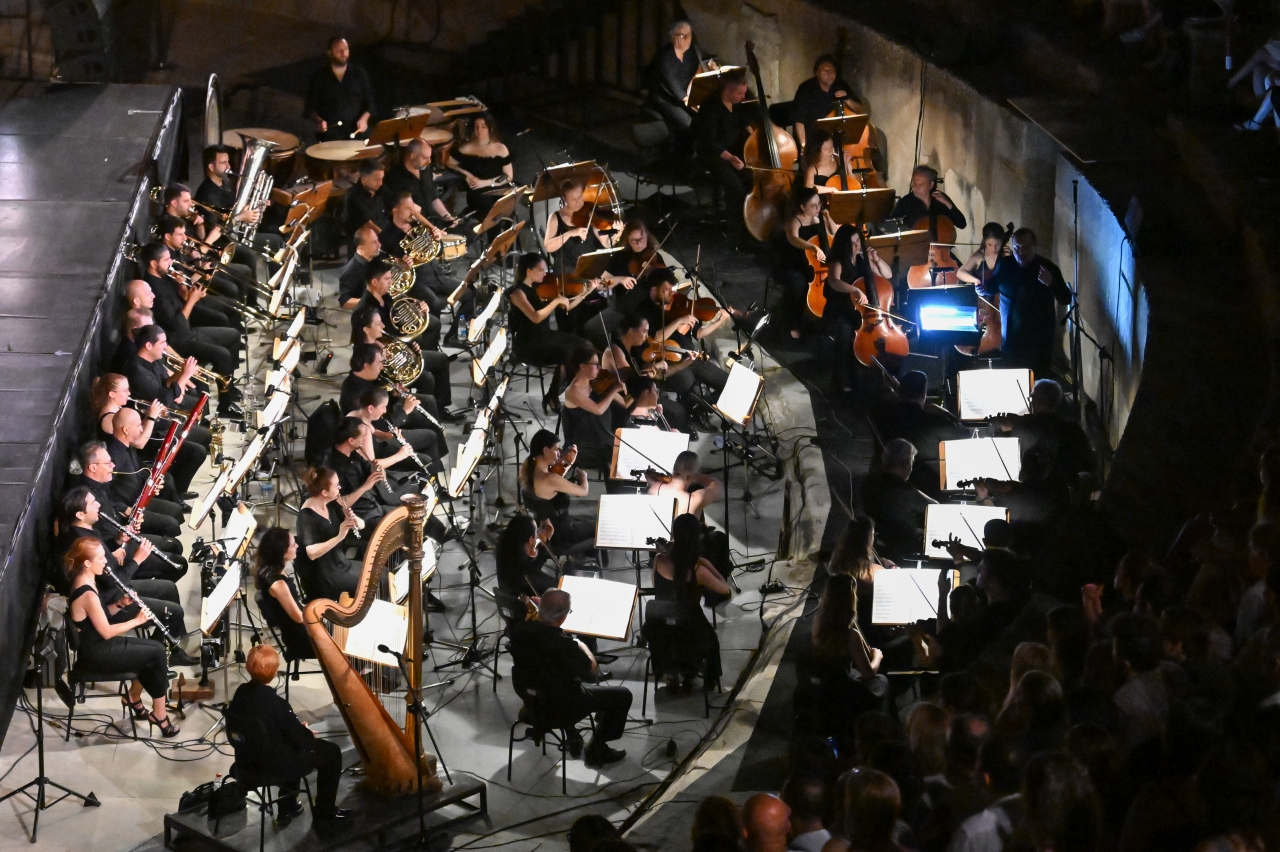 Efes Opera ve Bale Festivali, "Kuğu Gölü" balesiyle perdelerini açtı