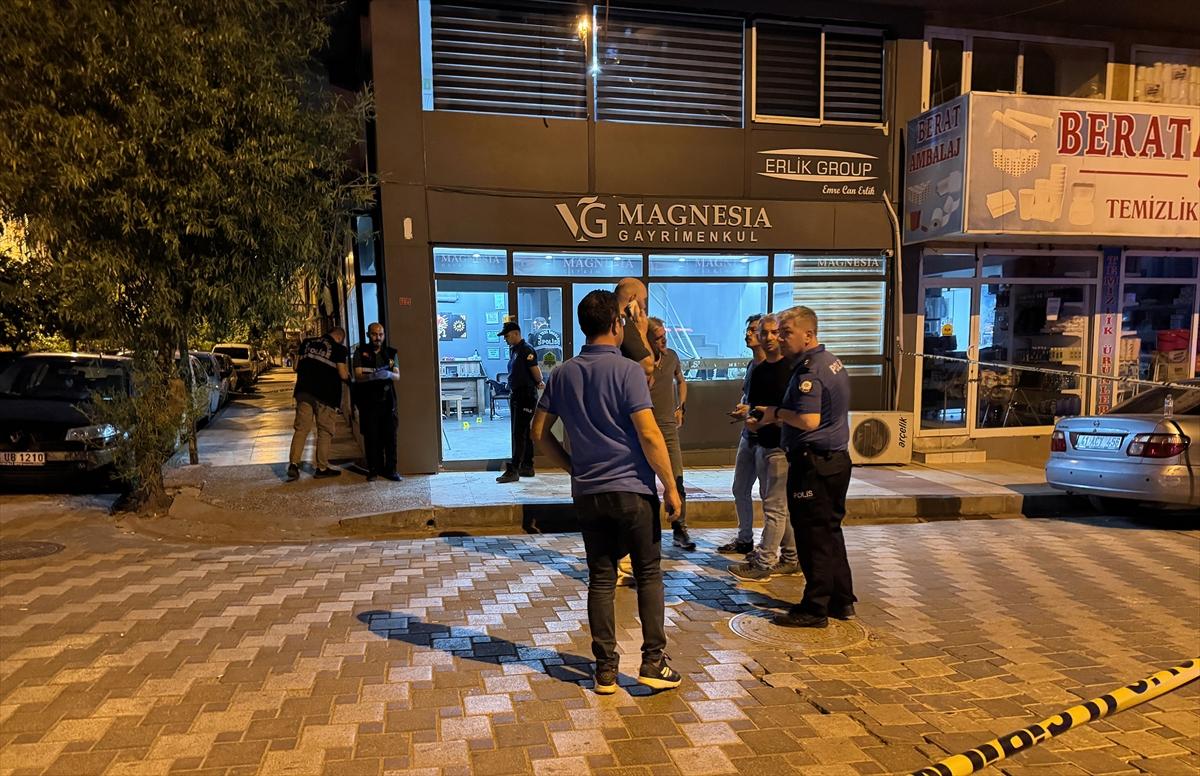 Manisa'da emlak ofisinde çıkan silahlı kavgada 1 kişi öldü, 3 kişi yaralandı