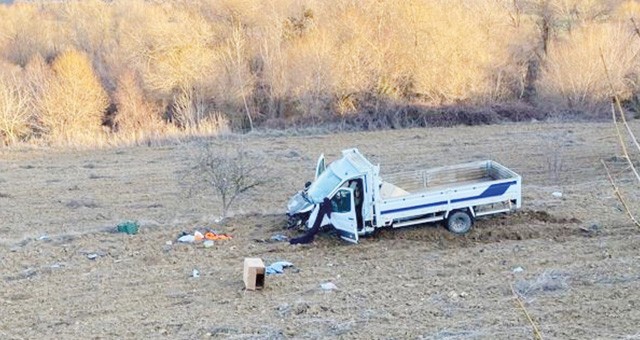 Uşak'ta trafik kazasında 1 kişi öldü, 2 kişi yaralandı