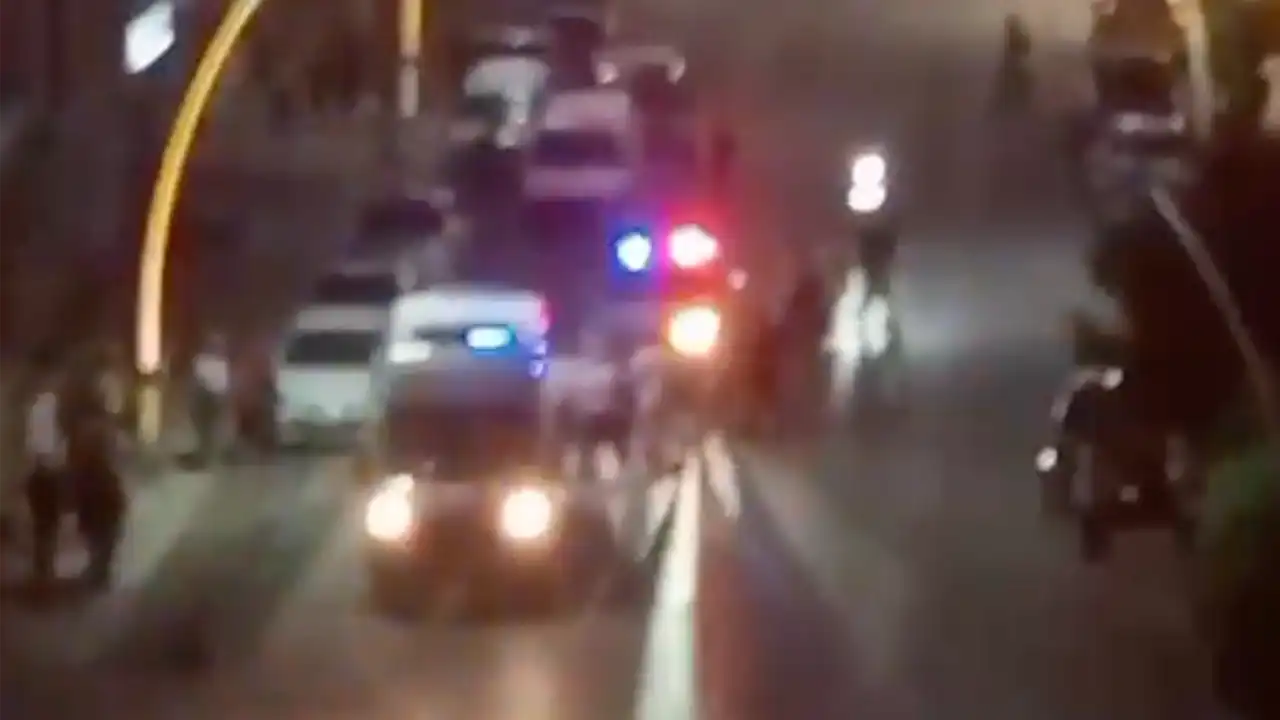 Uşak’ta Motosiklet Kazası: Sürücü Ölümden Döndü!