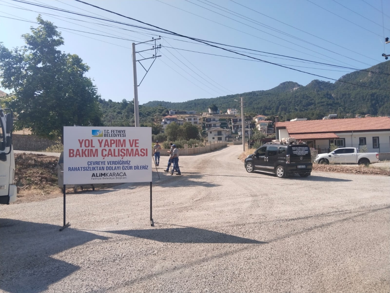 Fethiye'deki iki mahallede asfalt çalışması sürüyor