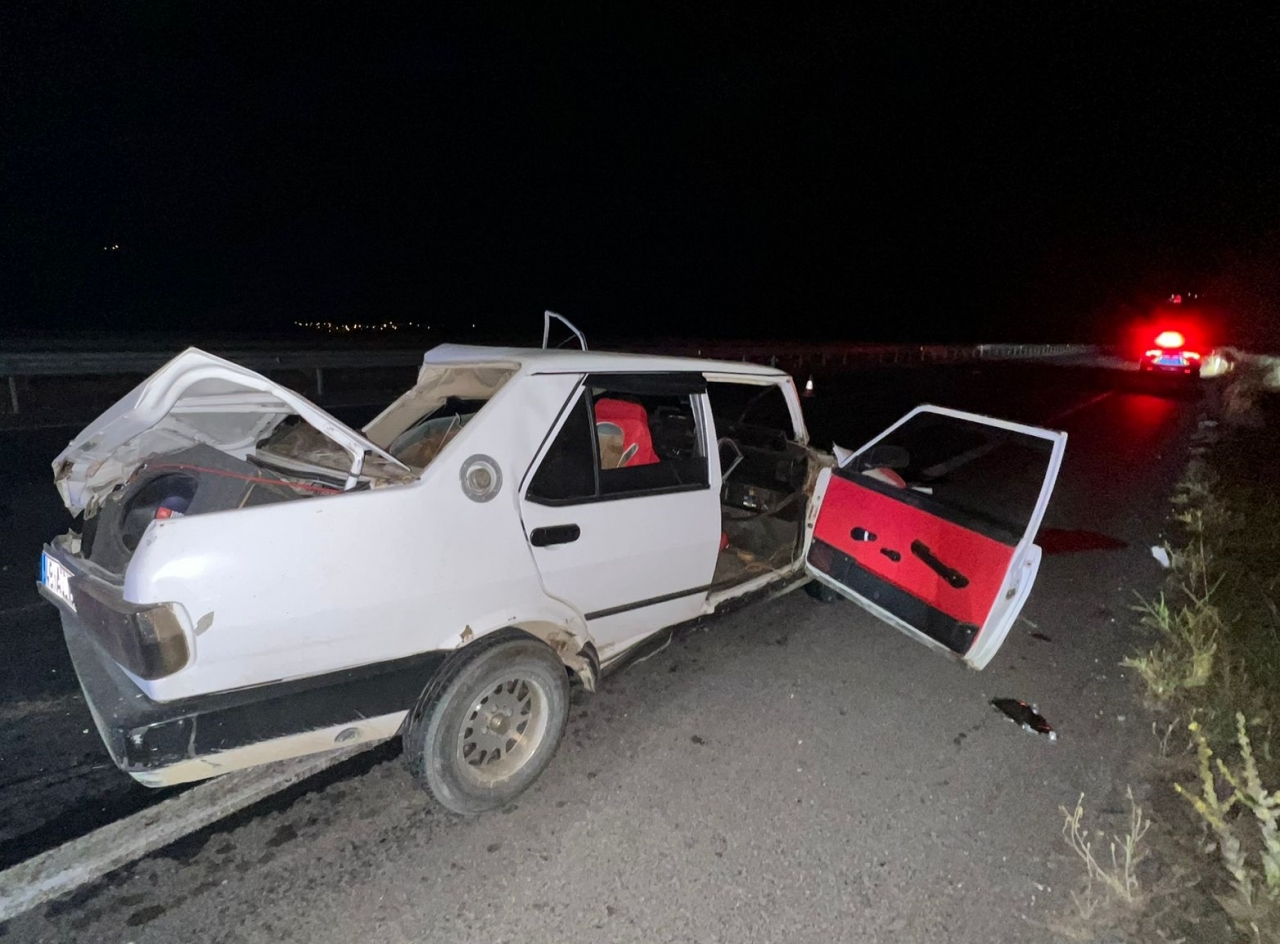 Aydın'da istinat duvarına, ardından bir araca çarpan otomobilin sürücüsü öldü