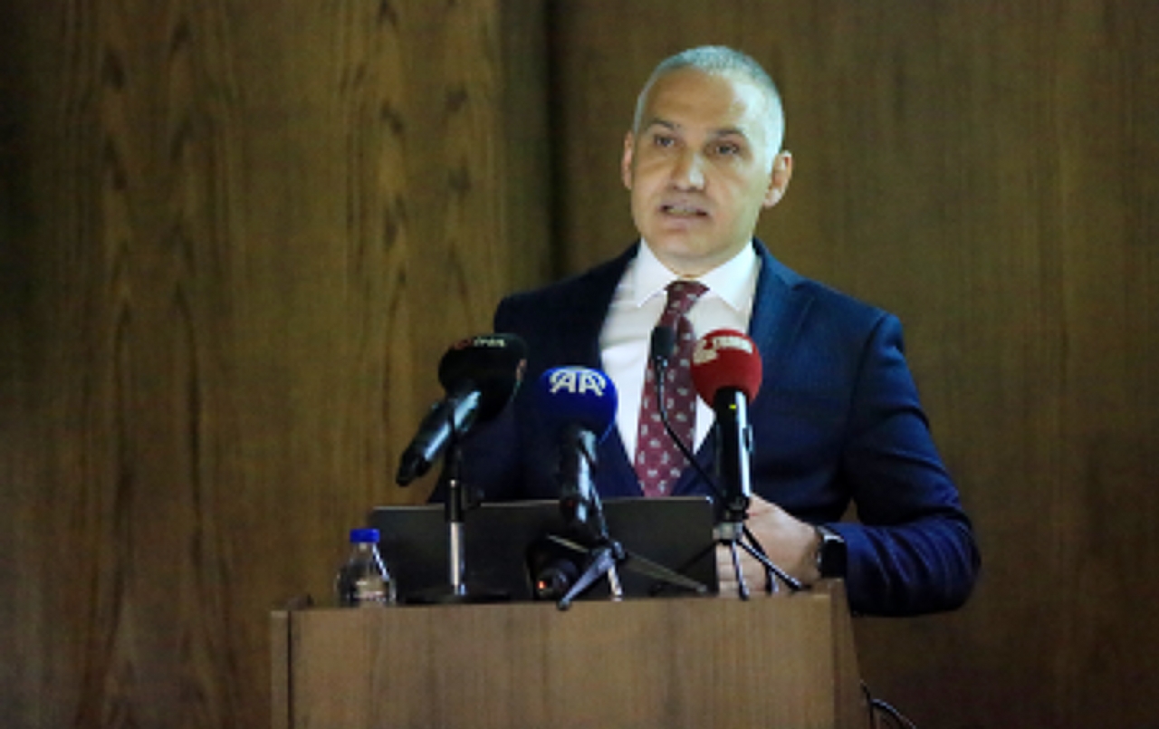 TBMM Zirai Don Olayını Araştırma Komisyonu üyeleri, Manisa'daki üzüm bağlarında incelemelerde bulundu