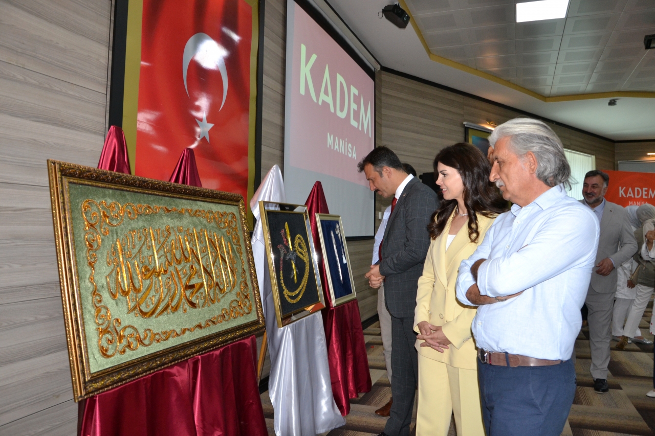 Manisa'da geleneksel el sanatları sergisi düzenlendi