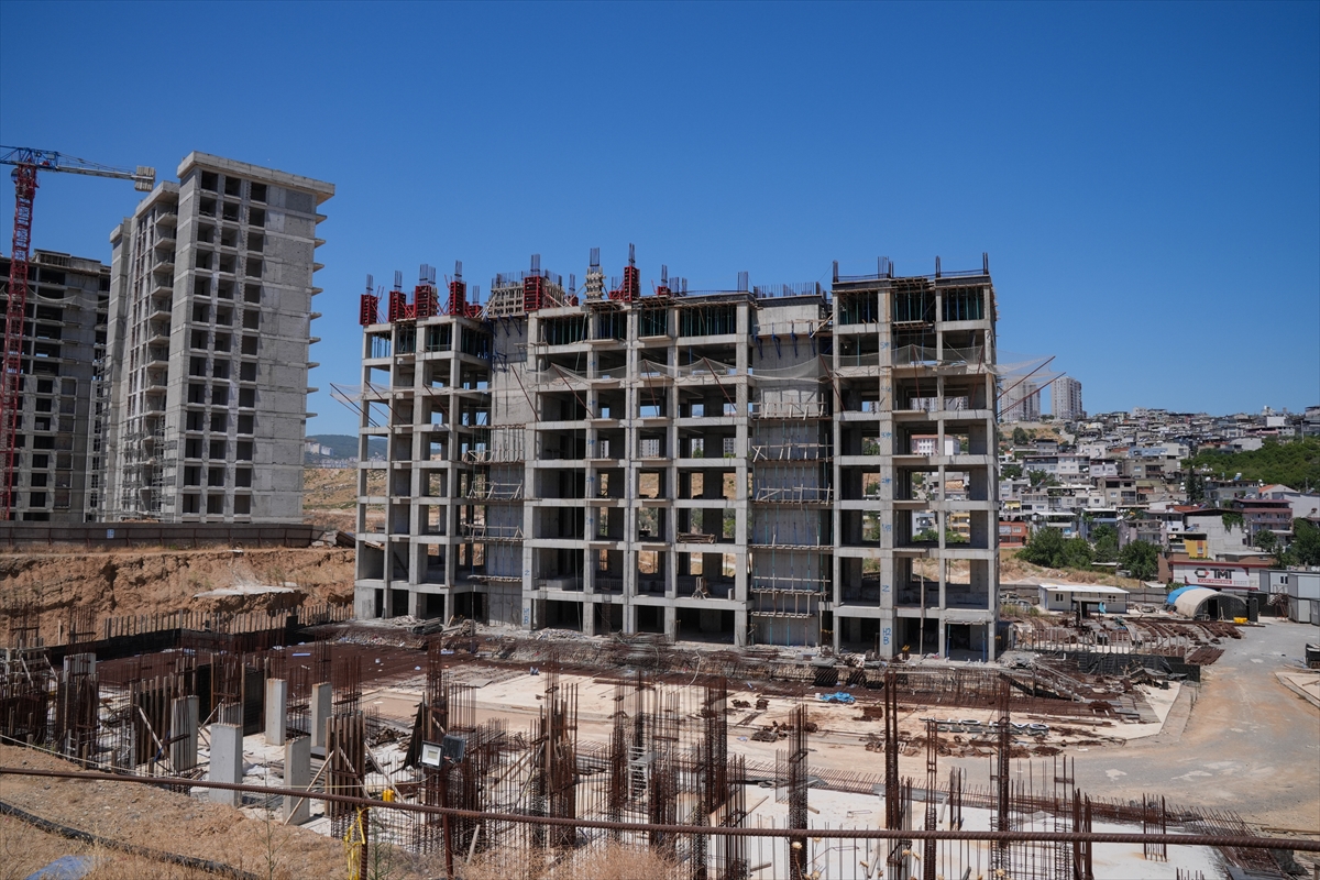 İzmir'de kooperatif ve kentsel dönüşüm mağdurları projeleri "Bakanlığın" devralmasını istiyor
