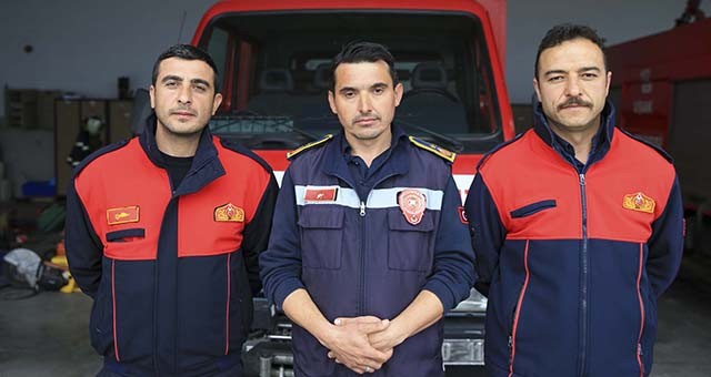 DEPREMDE ARAMA KURTARMA ÇALIŞMALARINA KATILAN UŞAKLI İTFAİYECİLER KENTE DÖNDÜ