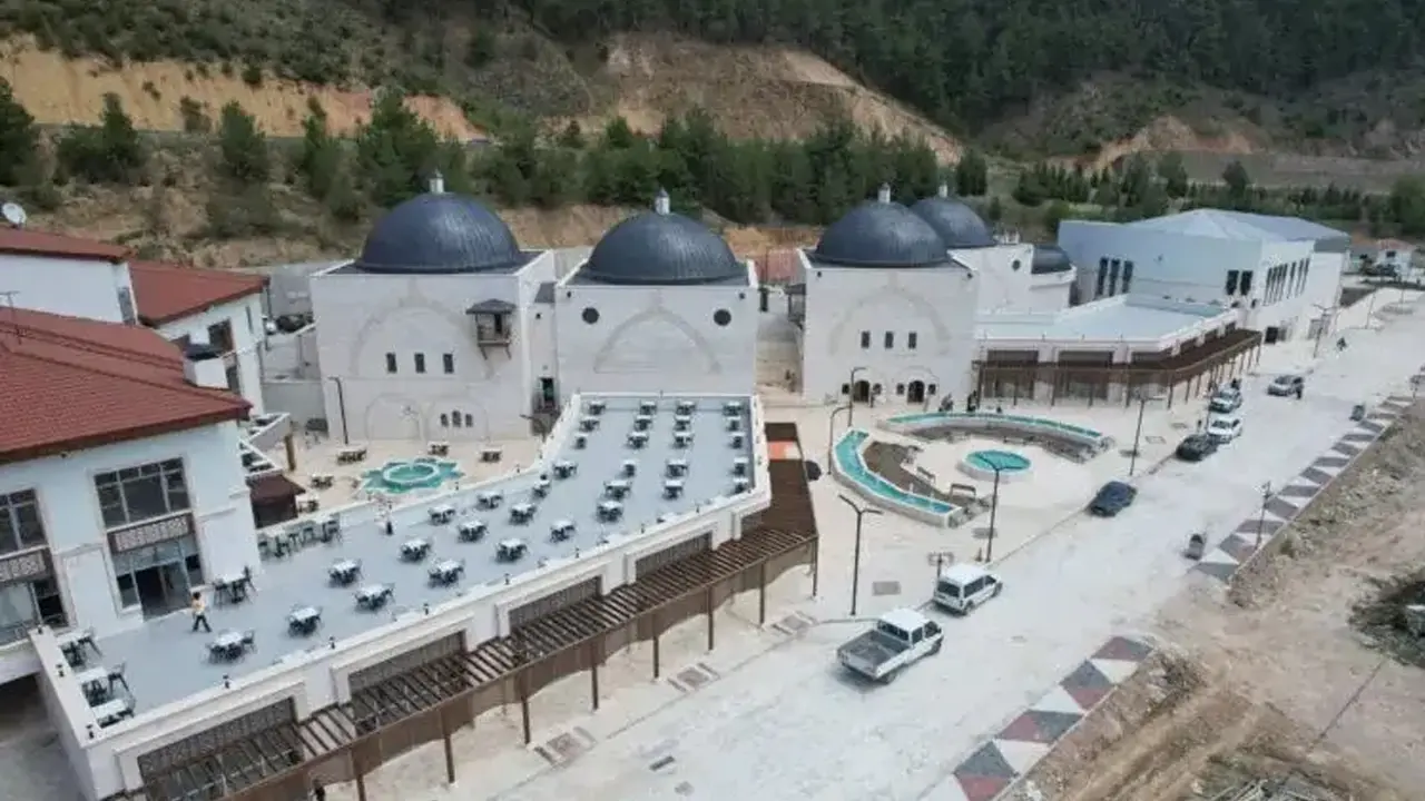 Gediz’de Erkekler Hamamı Hizmete Ara Veriyor!