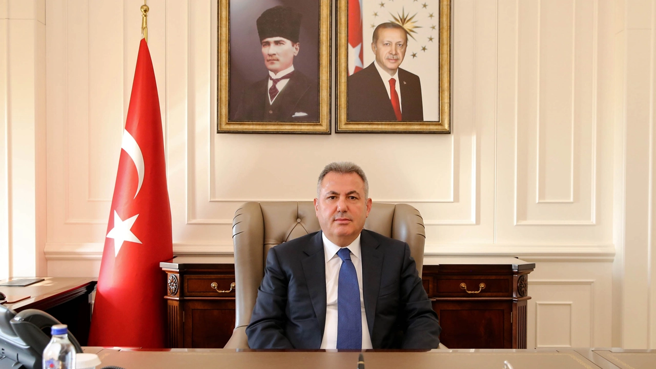 İzmir Valisi Elban'dan 15 Temmuz Demokrasi ve Milli Birlik Günü mesajı